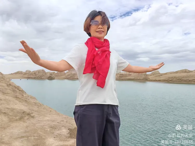 青甘第四天下午水上雅丹